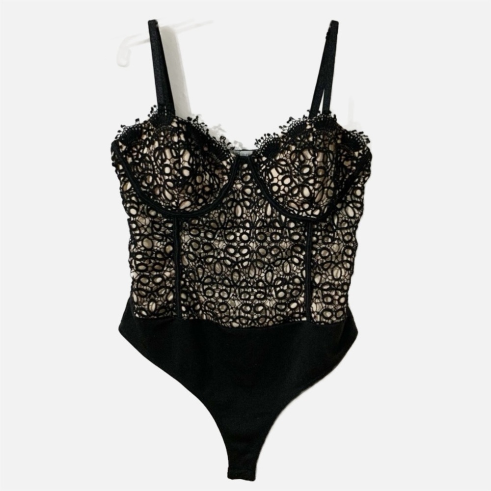 Charlotte Russe Lace Top Sleeveless Bodysuit Adjustable Straps Sweetheart Neck